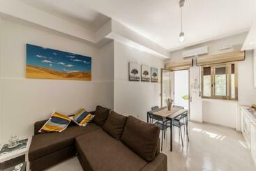 Carlentini House B&b