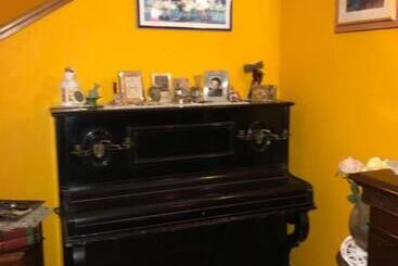 مبيت وإفطار Mirella S House Viaverona