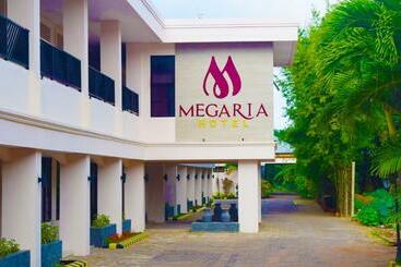 هتل Megaria