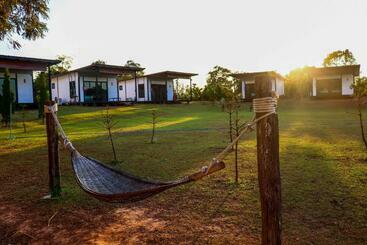 Mae On Village Resort