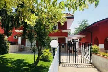 B&b Red Village