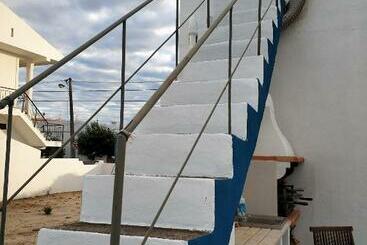 پانسیون Sleep & Go Faro Airport Guest House