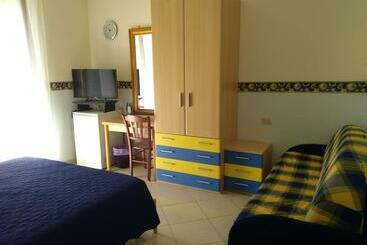 تختخواب و صبحانه Al Centro