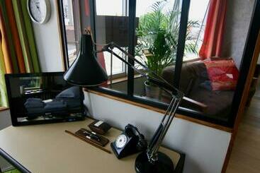 تختخواب و صبحانه Bibou S Room Paris