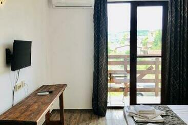 هتل Villa Adrian