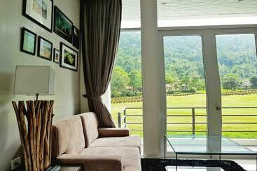 استراحتگاه The Midst@ Royal Hills Nakornayok