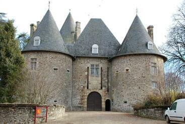 پانسیون Maison Lyre, Pompadour