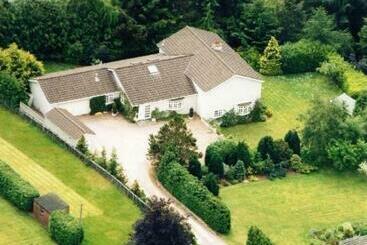 بنسيون Robinhill Garden