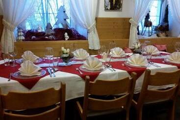 호스텔 Gasthaus Vinaders