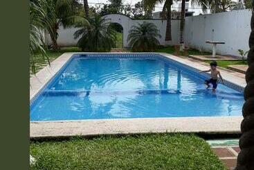 هتل Villa Palmeras