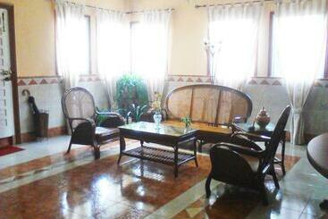 پانسیون Hostal Alameda
