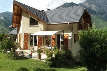 تختخواب و صبحانه Maison