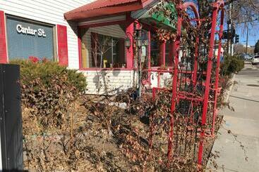 بنسيون Center Street Cottage