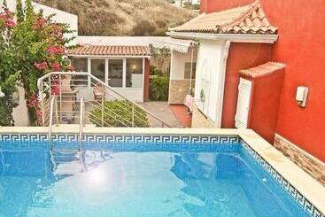 پانسیون Casa Buganvilla