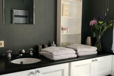 The Lastage Inn   Bed & Breakfast