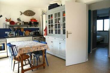پانسیون Appartement Roc H Avel   Front De Mer, Vue Sur Mer Et Jardin Ensoleillé Sans Vis à Vis