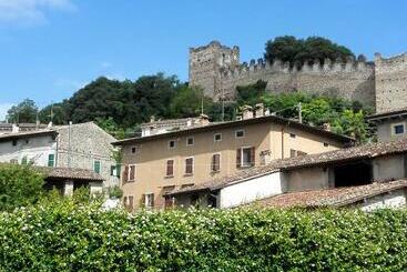 B&b Al Vicolo Di Mezzo