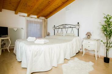 B&b Al Vicolo Di Mezzo