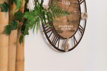 تختخواب و صبحانه Loft Style Taverna