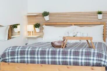 تختخواب و صبحانه Loft Style Taverna