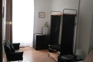 تختخواب و صبحانه Maison Lapeyriere