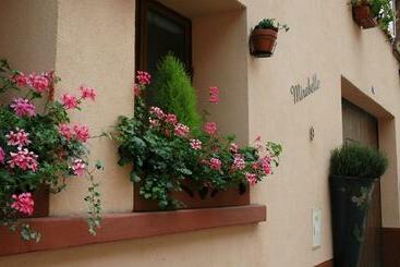 Mirabelle Bed & Breakfast