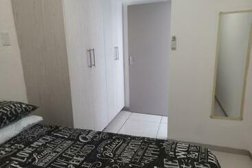 پانسیون Tropical Paradise Guest House
