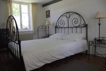 مبيت وإفطار Les Portes Des Froises