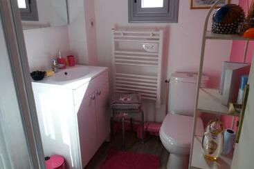 پانسیون La Vie Au Roze