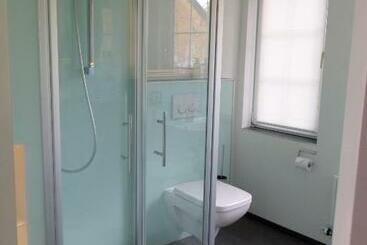 هاستل Haus Gerry