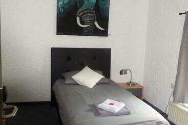 هاستل Haus Gerry