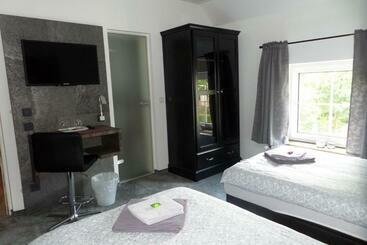 هاستل Haus Gerry