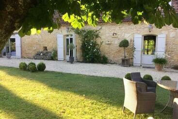مبيت وإفطار Clos De Bartinquie