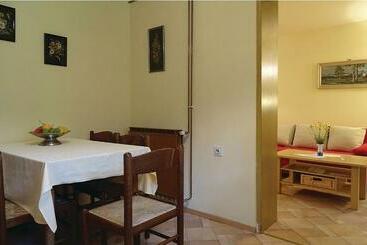 پانسیون Apartments And Rooms Oasis Of Peace