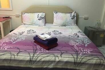 پانسیون Happy Home Guest House