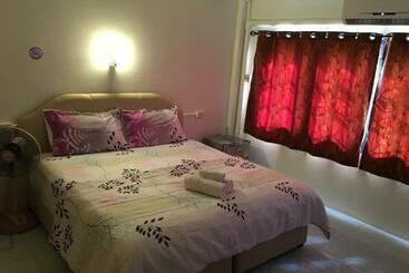 پانسیون Happy Home Guest House