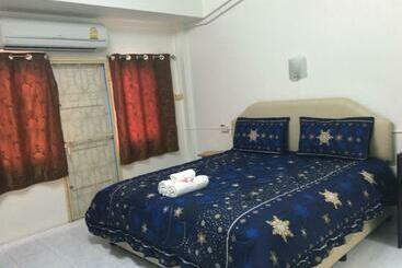 پانسیون Happy Home Guest House