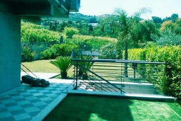 تختخواب و صبحانه Villa Angela
