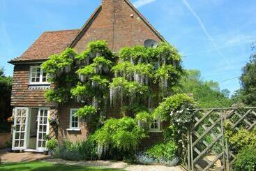 Bed and Breakfast Vine Cottage