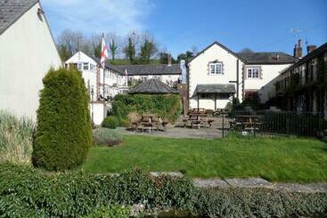 هتل The Poachers Inn