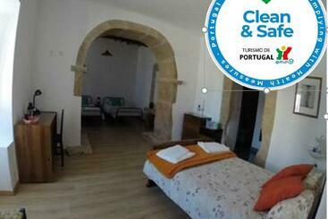 بنسيون Casa Das Andorinhas