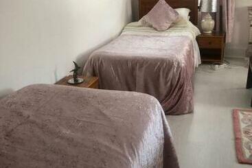 پانسیون Brown S Guest House