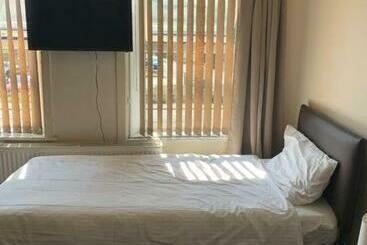 پانسیون Ivy Green Inn