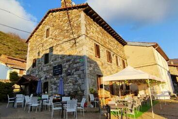 هاستل Refugio La Ardilla Real