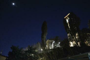 تختخواب و صبحانه Borgo Della Rocca