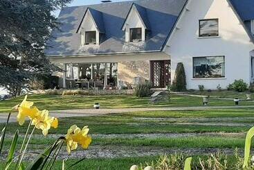 تختخواب و صبحانه Chambres D Hôtes Les Pins