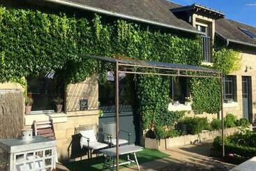 تختخواب و صبحانه Le Grenier Du Jardin