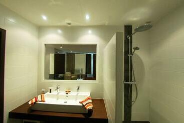 پانسیون Cassis Loc   Chambre Meublée