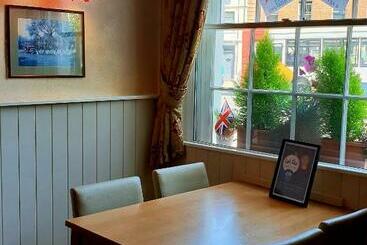 هاستل The Pelican Inn
