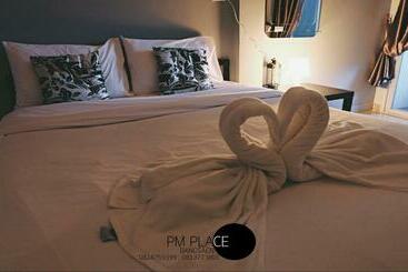 مُتل Pm Place